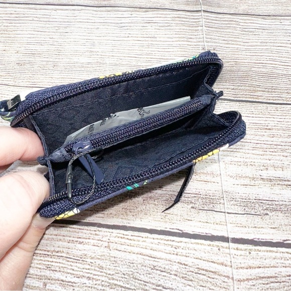 NWT Vera Bradley Navy Pineapple and Toucan RFID Petite Zip Around Quilted Wallet - Picture 7 of 12